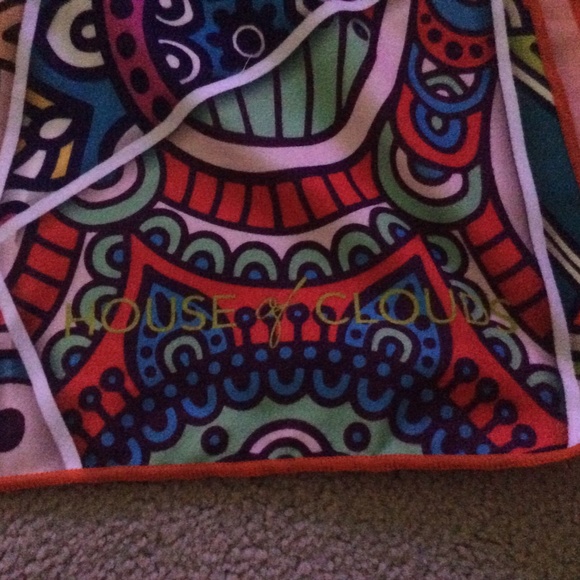 House of Clouds Sand Free Microfiber Beach Towel Colorful Print - Picture 6 of 6